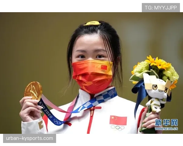 杨倩训练完顺手拿个奥运金牌,回家还能辅导弟弟写作业? 杨倩训练完顺手拿个奥运金牌,回家还能辅导弟弟写作业?